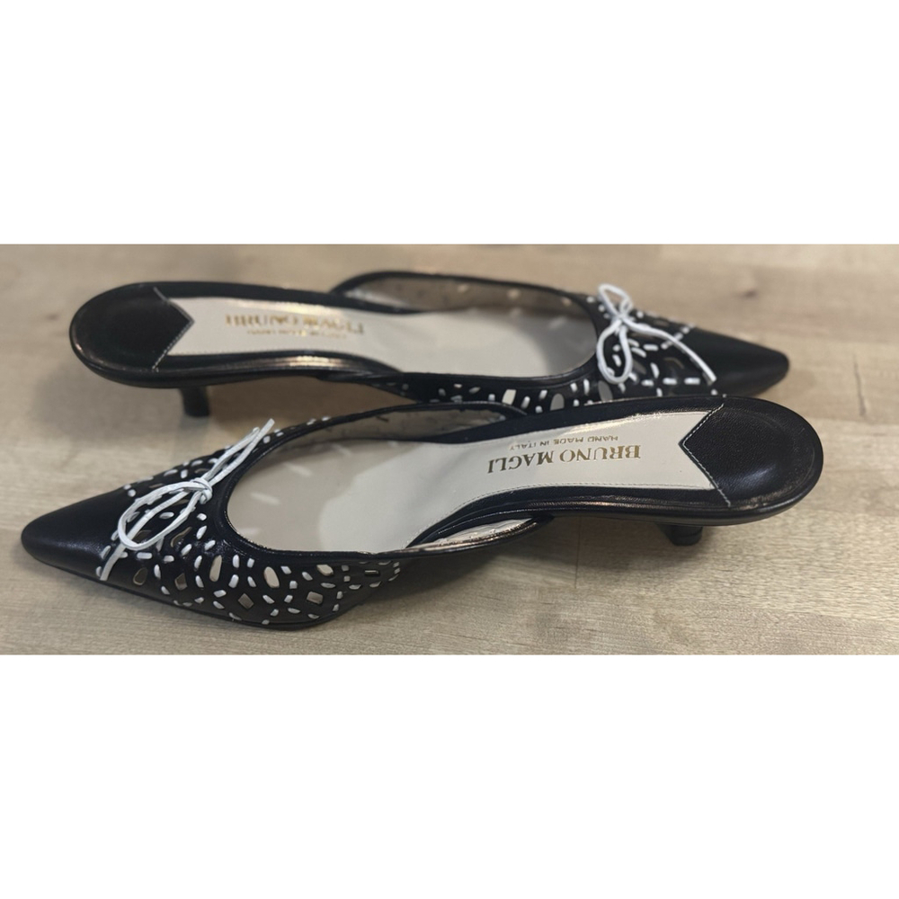 Bruno Magli Women’s Black Leather Kitten Heel Laser Cut Bow Italy 8 NEW! - Picture 7 of 10
